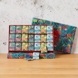 Chocolate and Love Napolitans giftbox chocolade cadeau kerstpakket afbeelding 4 van Gifts.nl
