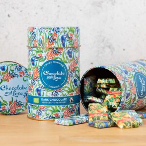 Chocolate and Love Tins chocolade cadeau afbeelding 2 van Gifts.nl