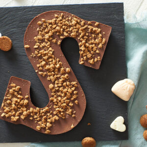 Gevulde Chocoladeletter sinterklaas cadeau afbeelding 2 van Gifts.nl