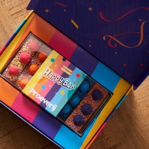 Happy chocolade proeverij chocolade cadeau kerstpakket afbeelding 3 van Gifts.nl