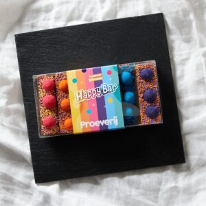 Happy chocolade proeverij chocolade cadeau kerstpakket afbeelding 4 van Gifts.nl