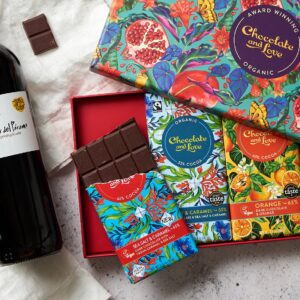 Love and Wine chocolade cadeau afbeelding 2 van Gifts.nl