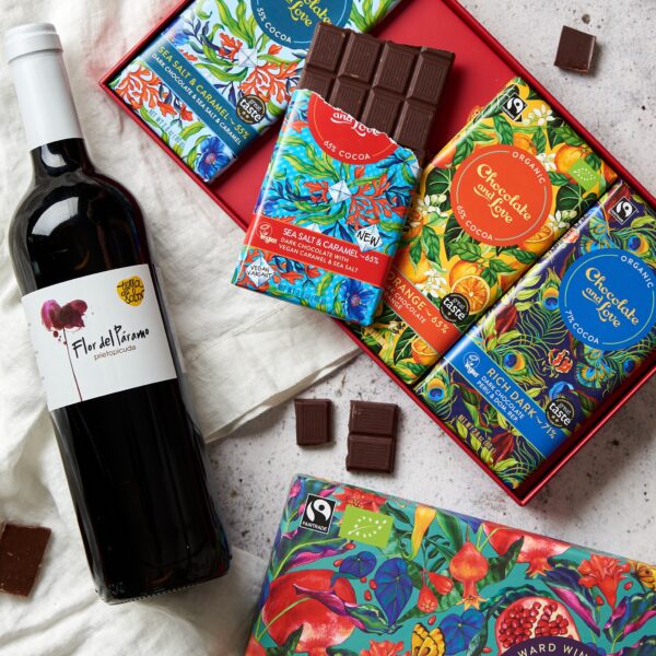 Love and Wine chocolade cadeau kerstpakket afbeelding 3 van Gifts.nl
