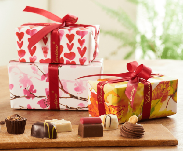 Luxe Belgische bonbons chocolade cadeau kerstpakket afbeelding 4 van Gifts.nl