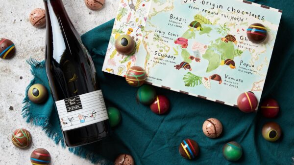 Rode wijn met Single Origin Chocolates chocolade cadeau afbeelding 2 van Gifts.nl