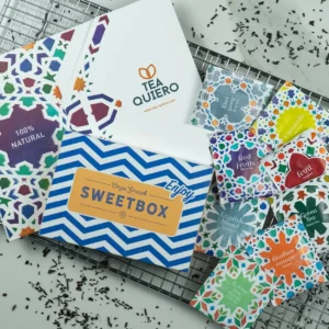 Sweetbox - Theemomentje brievenbus cadeau van Gifts.nl